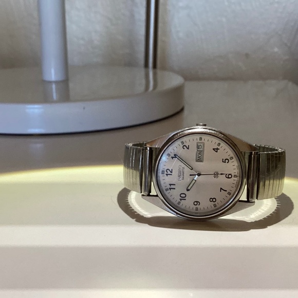 CLASSIC VINTAGE SEIKO WATCH - Picture 1 of 2